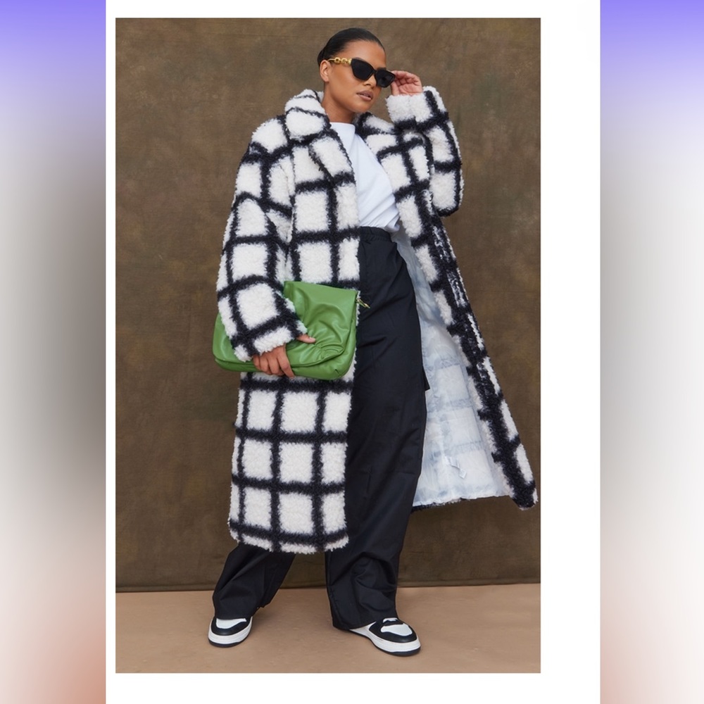 Pretty Little Thing- 	
Plus White And Black Checkerboard Faux Shearling Coat